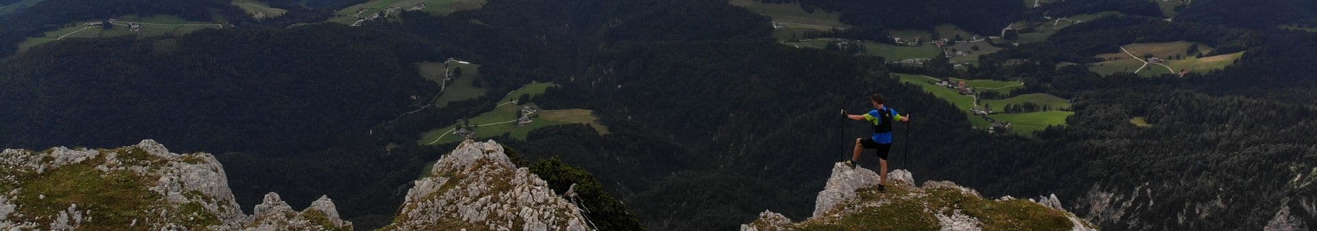 Bergsteiger auf einem Berggipfel